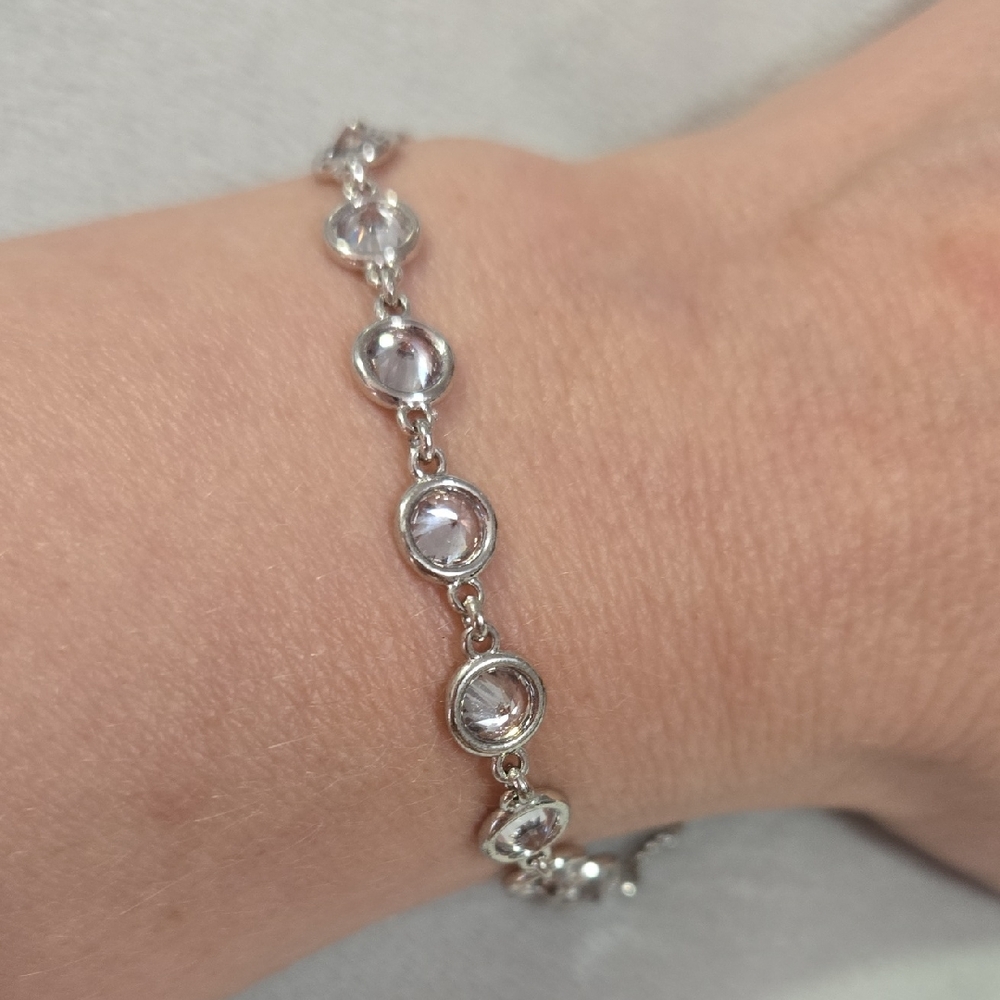 Kendra Scott Elegant Silver Bracelet with Clear Stones-adjustable